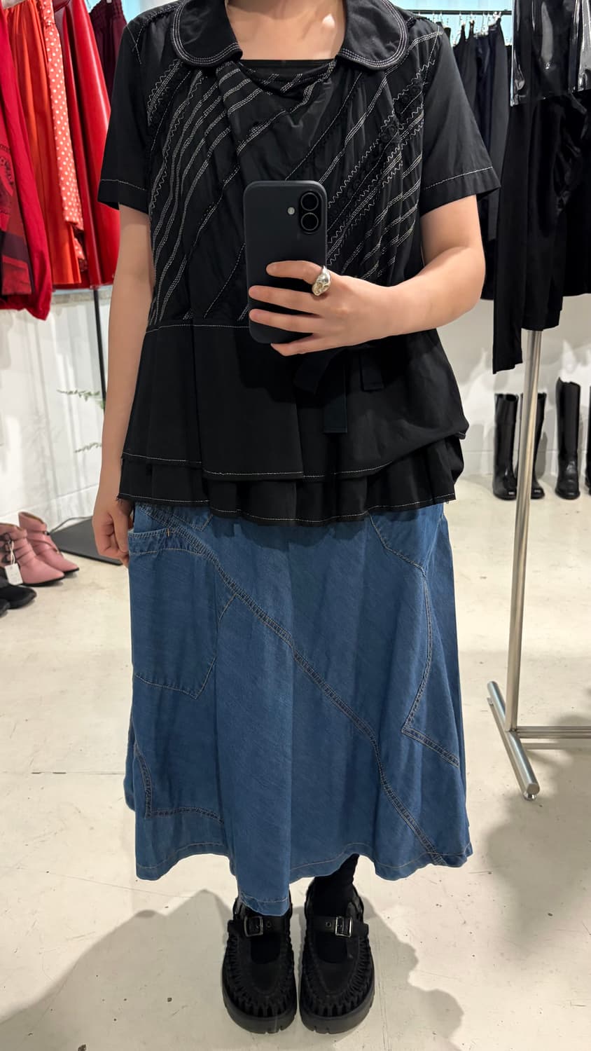 Diagonal Glitter Embroidered Blouse 상품이미지3