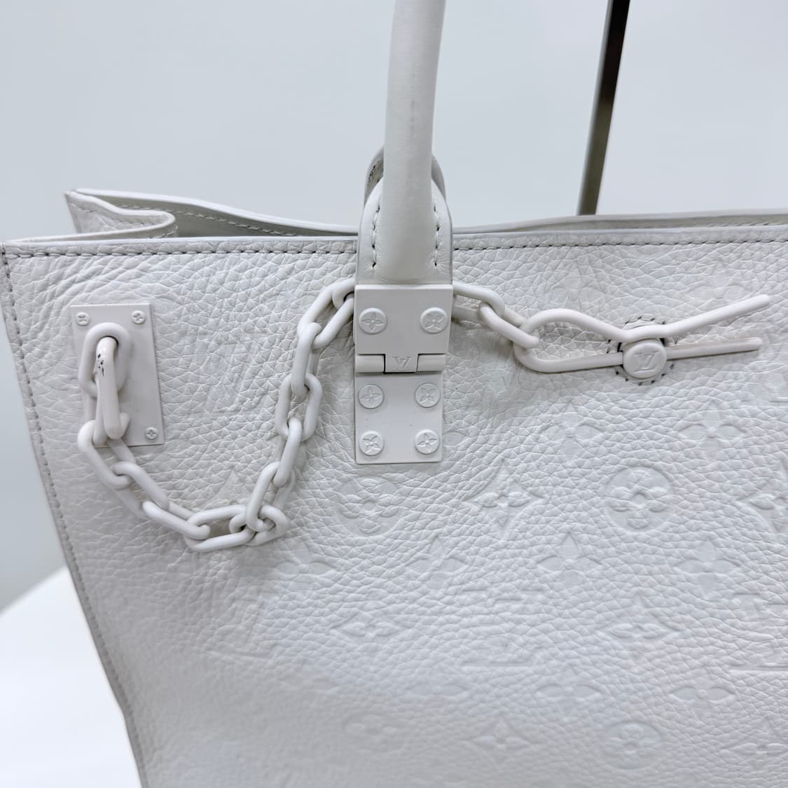 [A급/OS] 루이비통 모노그램  버질아블로 레더 토트백 숄더백 화이트 상품이미지7