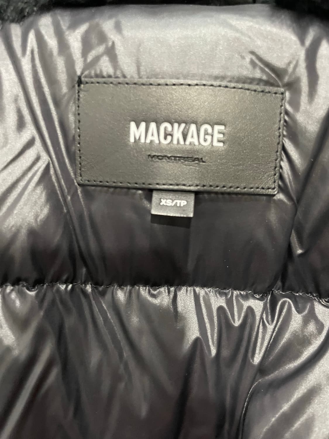 맥케이지 여성 여우털 패딩 XS 블랙 매장판 상품이미지4