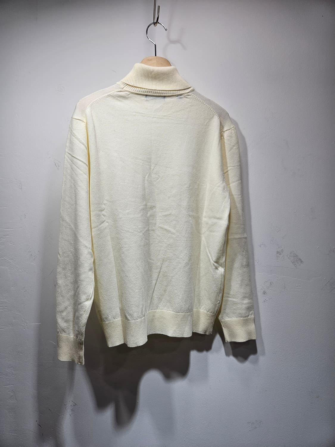 게스(Guess) 아이보리 터틀넥 니트 M 상품이미지8