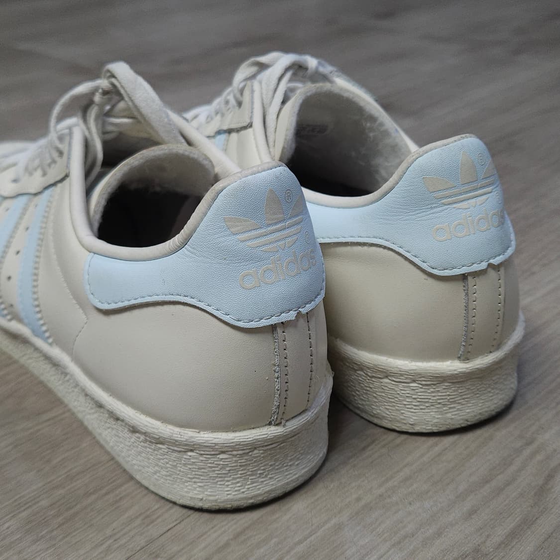 270 ) 아디다스 슈퍼스타82 클라우드 화이트 스카이 틴트 상품이미지6