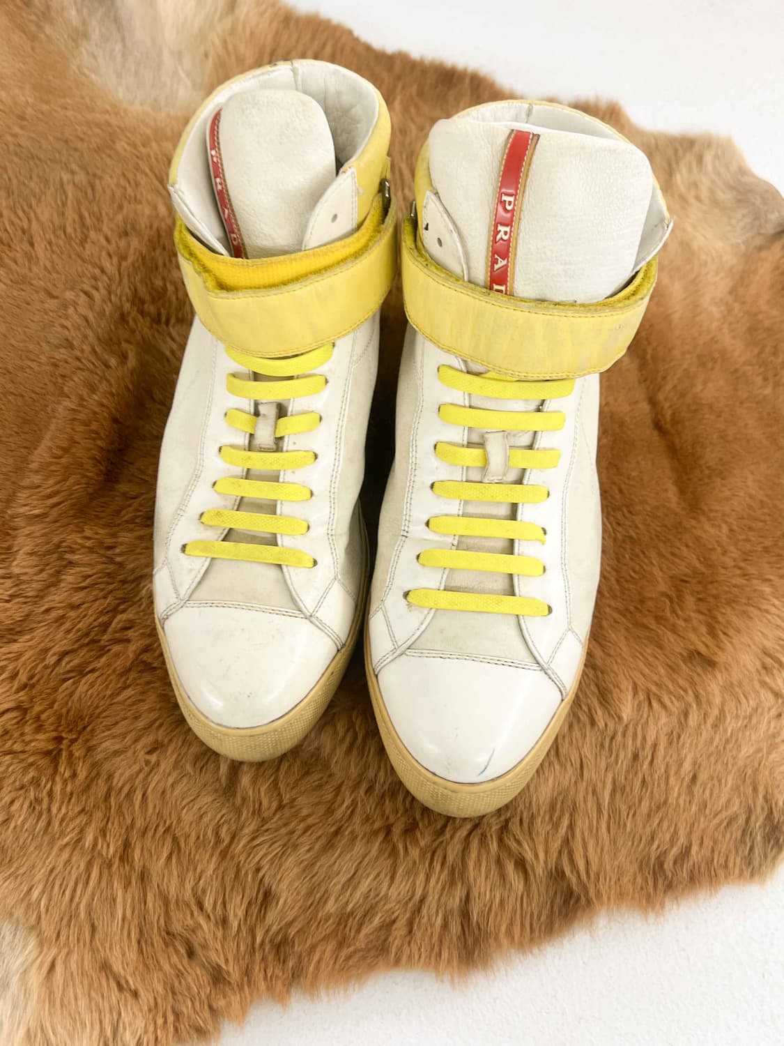 프라다 레더 하이탑 스니커즈 상품이미지1