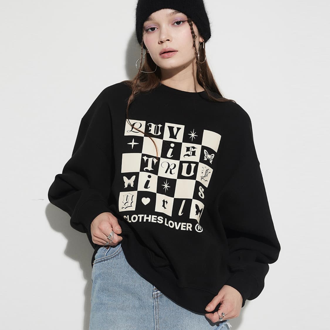 러브이즈트루(LUVISTRUE) OW 보드 스웻셔츠 프리사이즈 새상품 상품이미지1