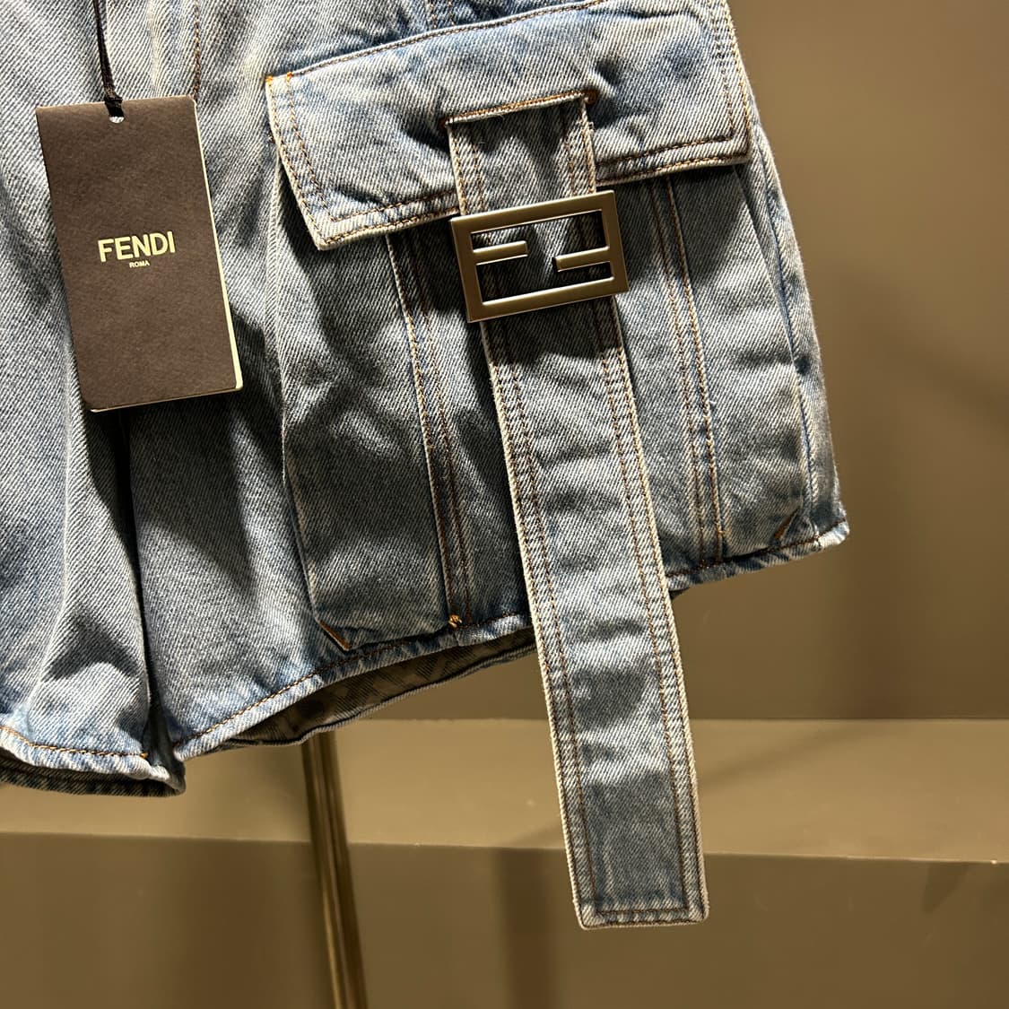 펜디 바게트 데님 쇼츠 상품이미지3