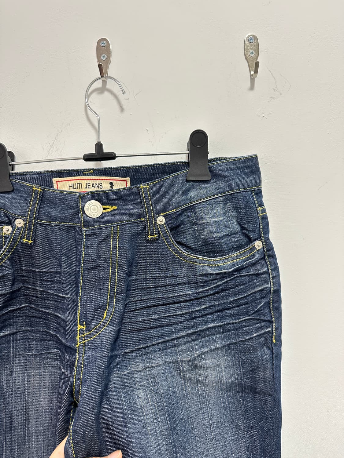 HUM raw denim flare cut denim  상품이미지6