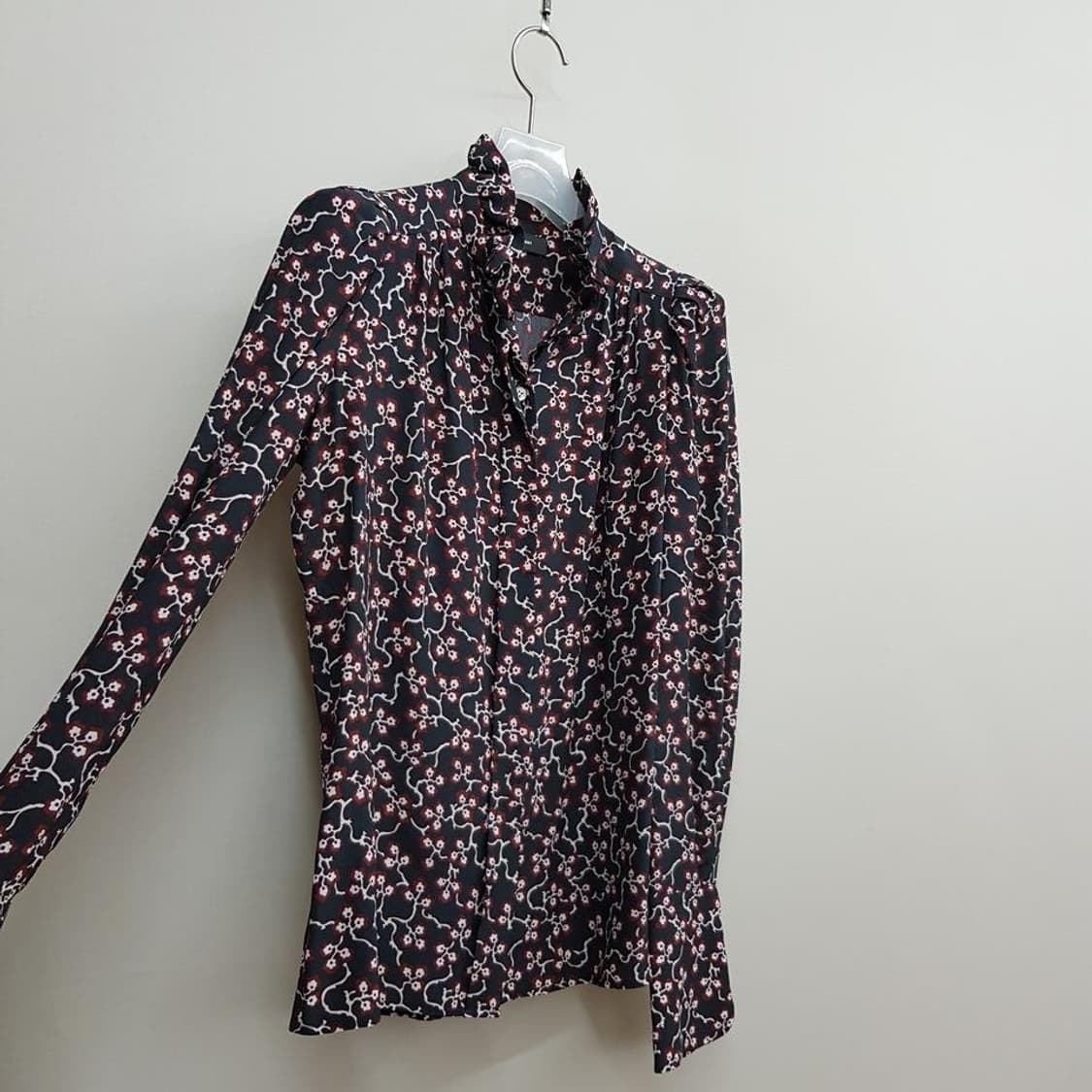 이자벨마랑 플라워 러플 실크 블라우스 34사이즈 상품이미지3