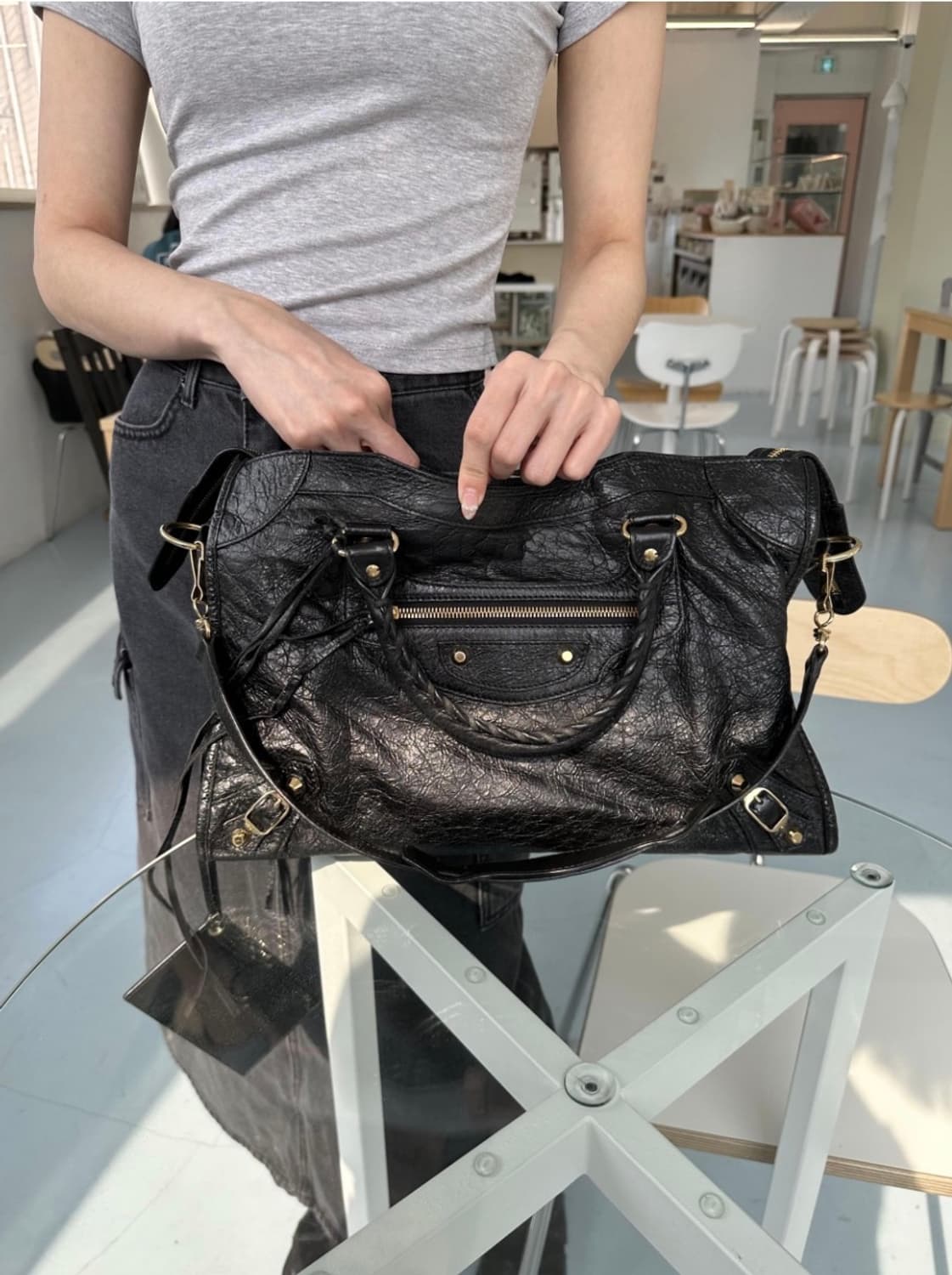 [SA 정품] 발렌시아가 시티 모터백 미디움 블랙 상품이미지10