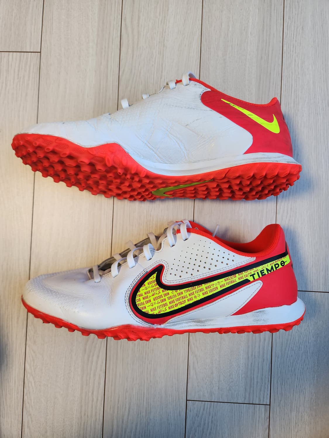 나이키 티엠포 레전드 9 아카데미 TF DA1191-176 사이즈265
 상품이미지5