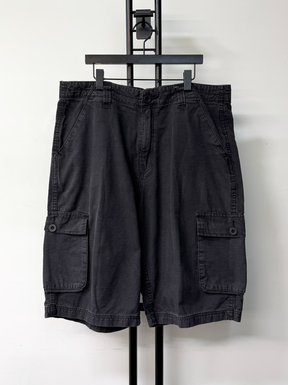 로카웨어 블랙 카프리 카고 쇼츠 상품이미지1