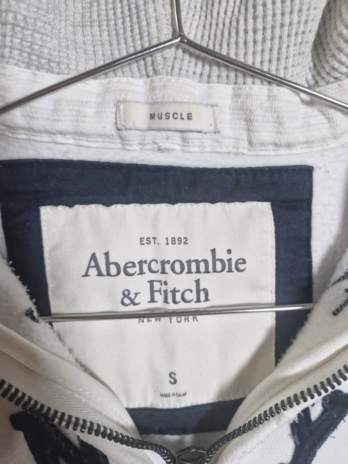 여성 아베크롬비 빈티지 머슬핏 후드집업 화이트 S 상품이미지2
