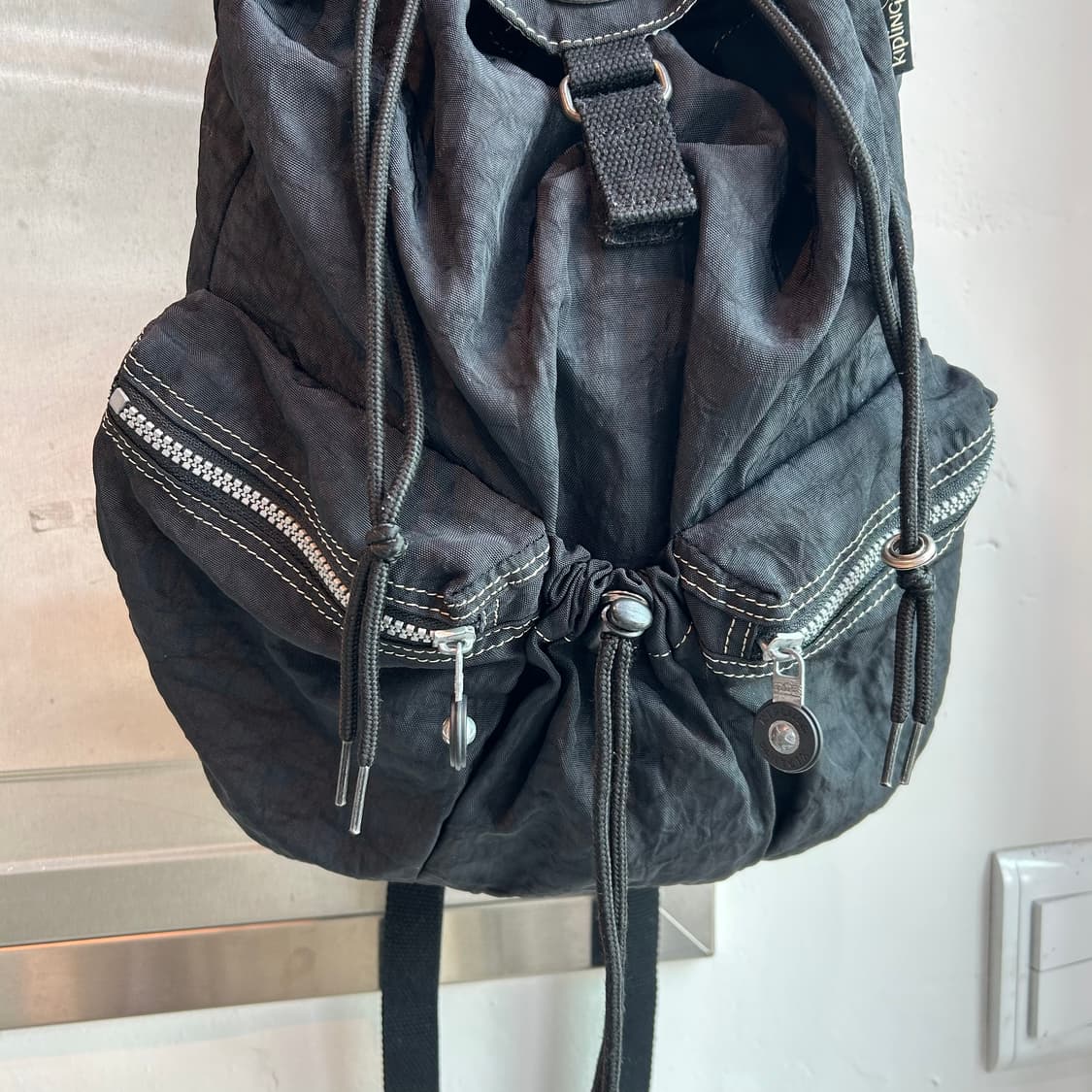 키플링 블랙 포켓 백팩 상품이미지3