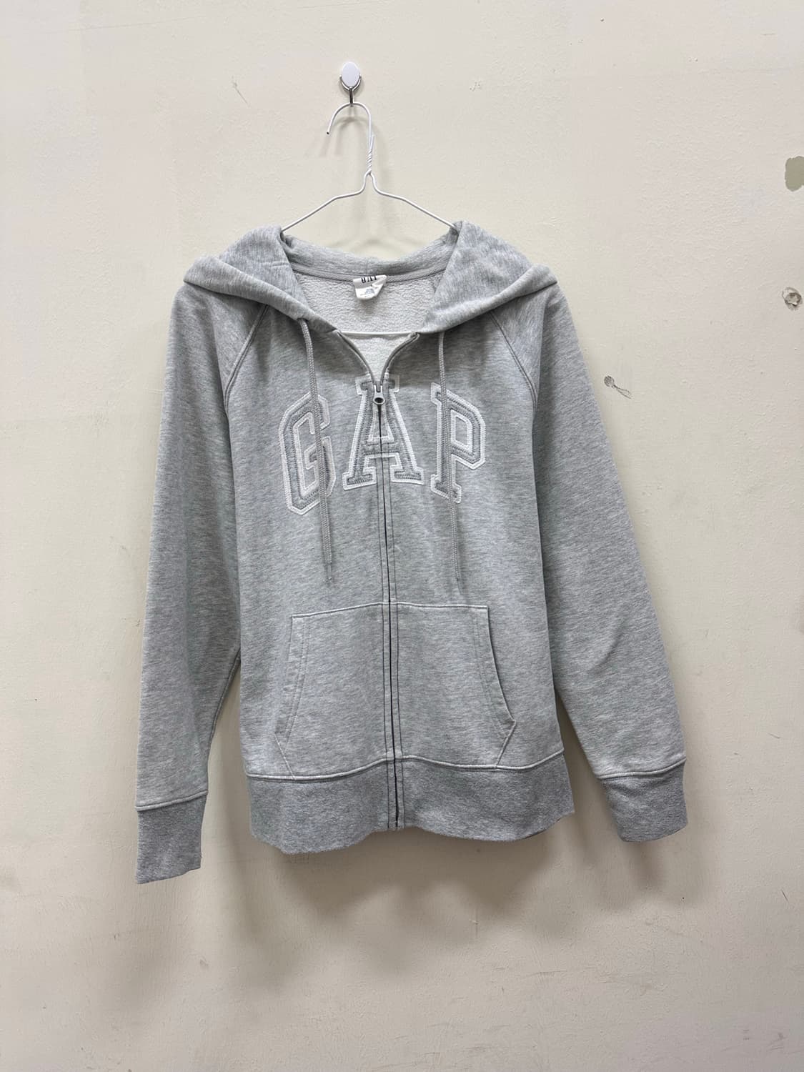 GAP 연그레이 후드집업 상품이미지1