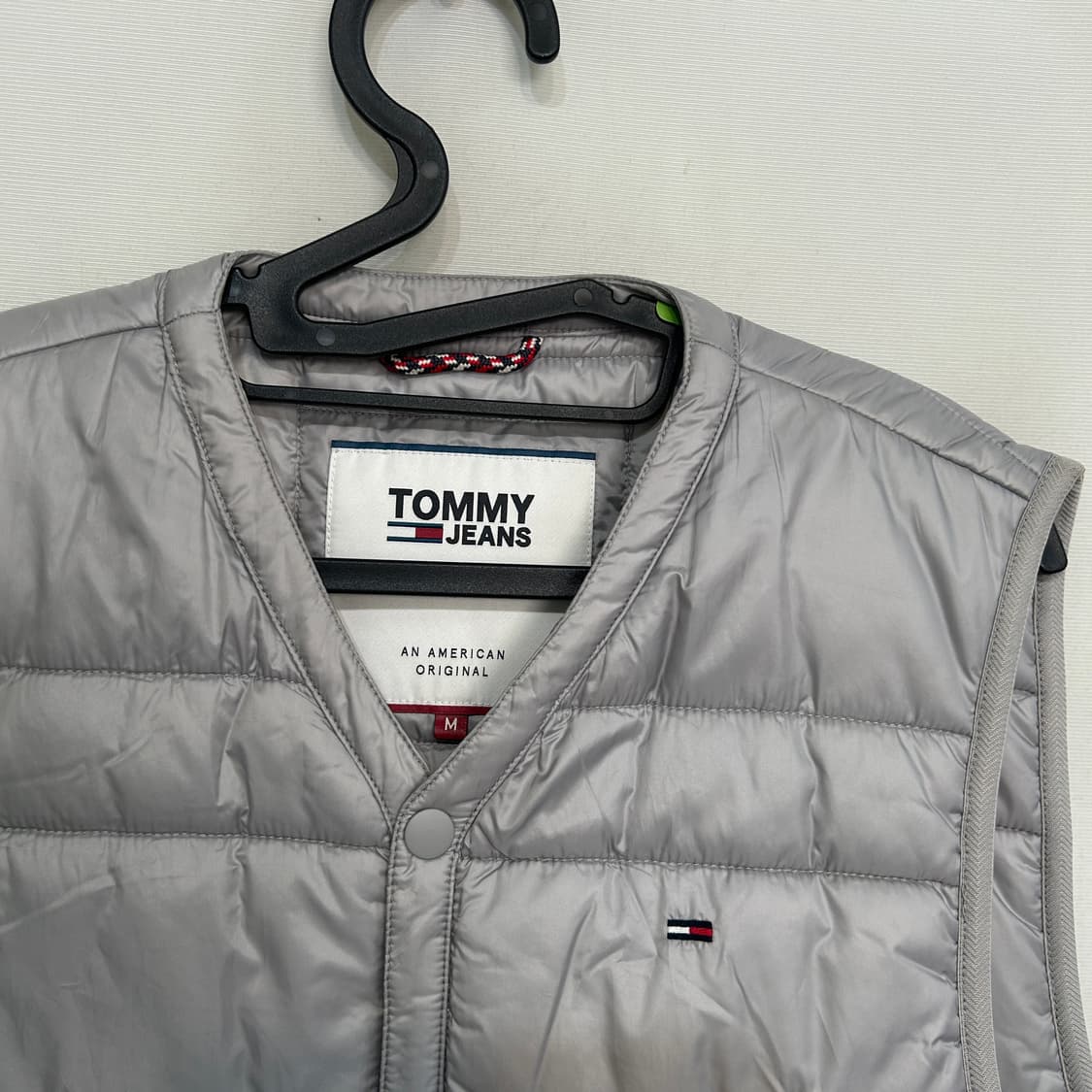 타미힐피거 남성 패딩조끼 M 상태최상 상품이미지2