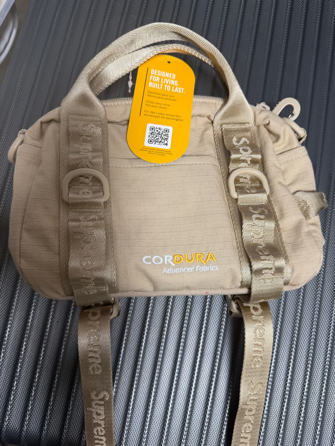 슈프림 미니 더플백 탄 - 26SS 상품이미지2