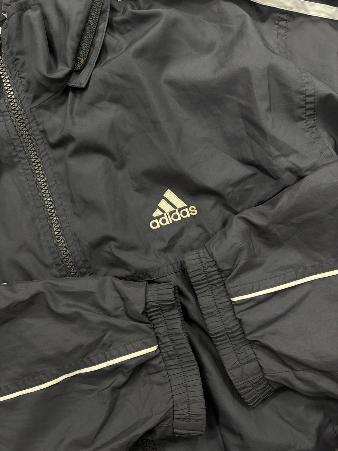 아디다스 90s 차콜 빅로고 바람막이 L 상품이미지6