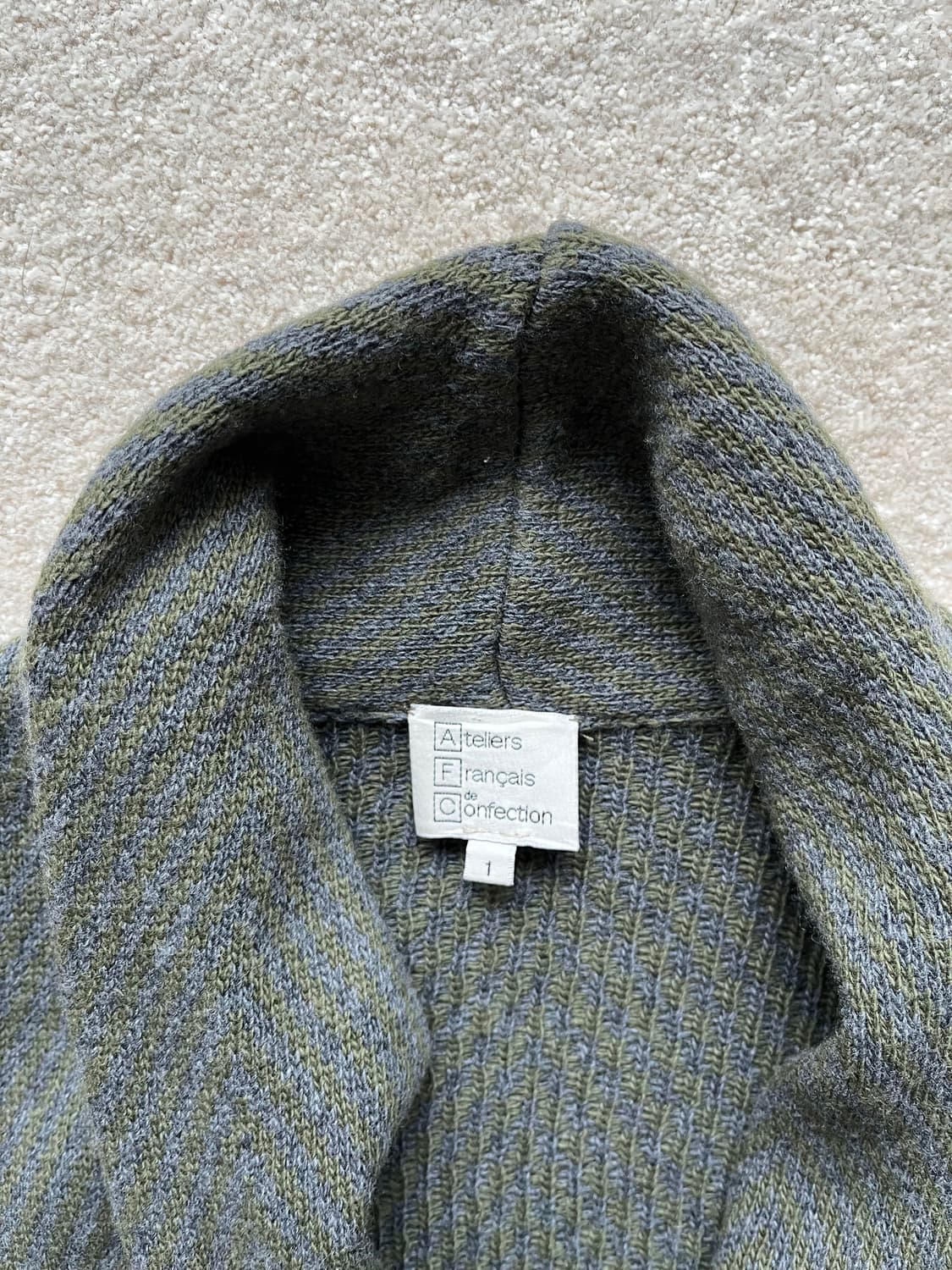 아틀리에 프란세 드 콩페시옹 캐시미어 숄카라 가디건 (100) 상품이미지4