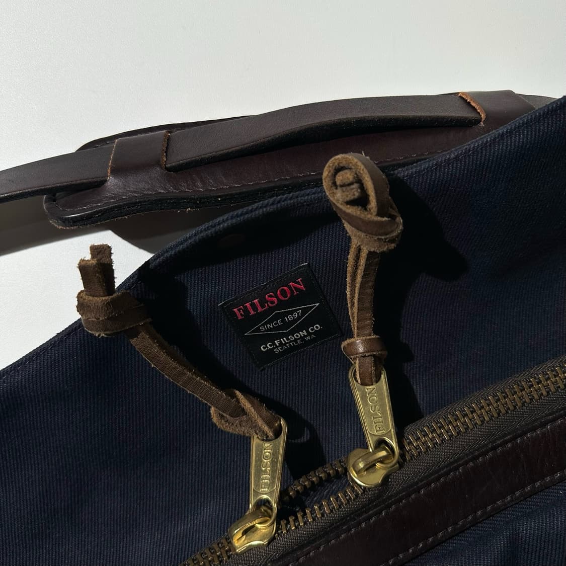 필슨 256 브리프 케이스 네이비 상품이미지4