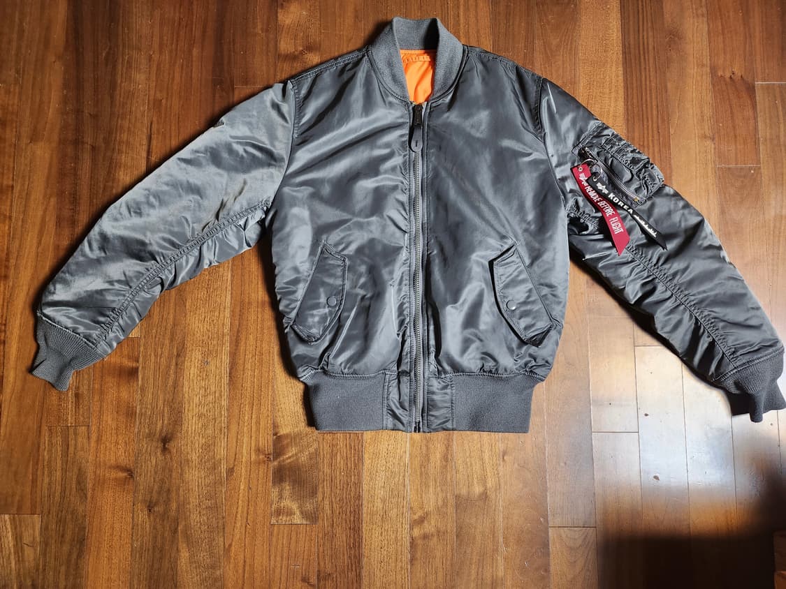 알파 인더스트리 MA-1 레귤러 Gun Metal 상품이미지3