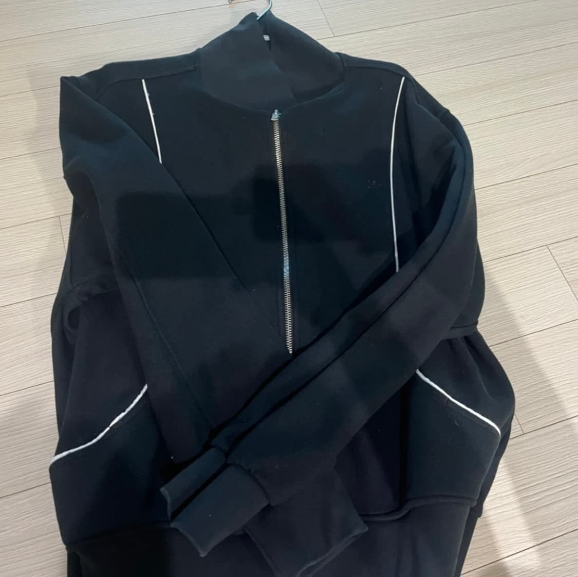 검정 집업 상품이미지1