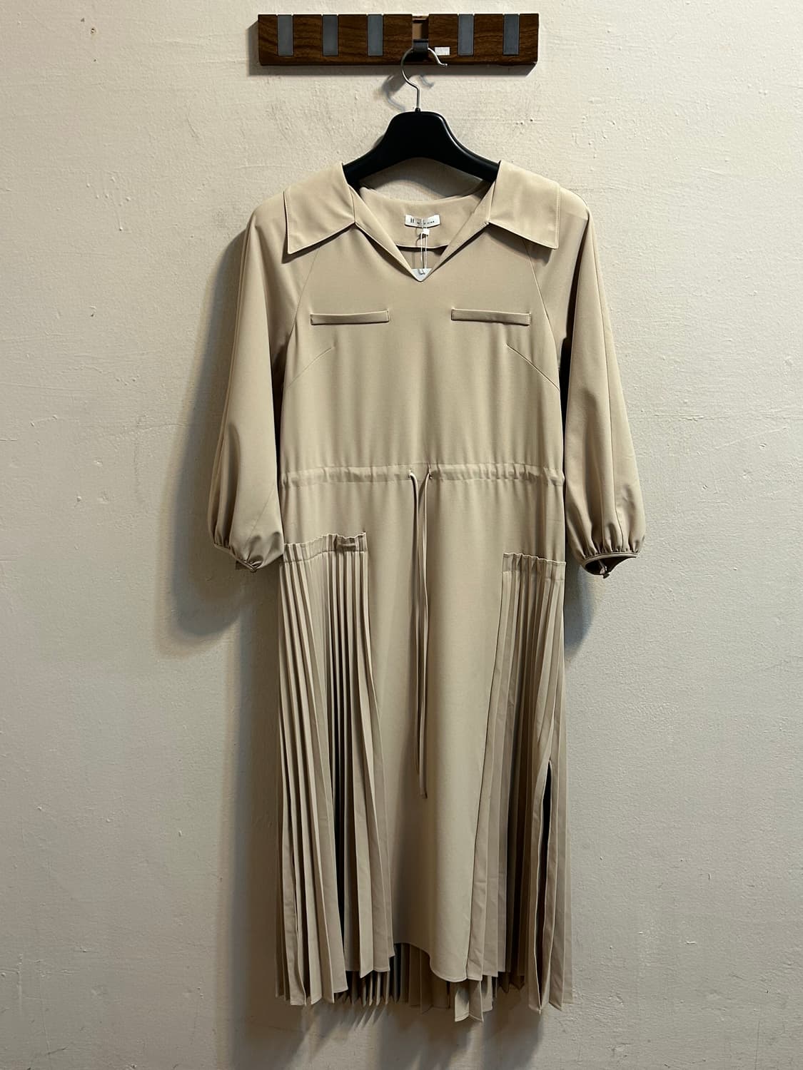 잇미샤 카라 플리츠 롱 원피스 상품이미지1