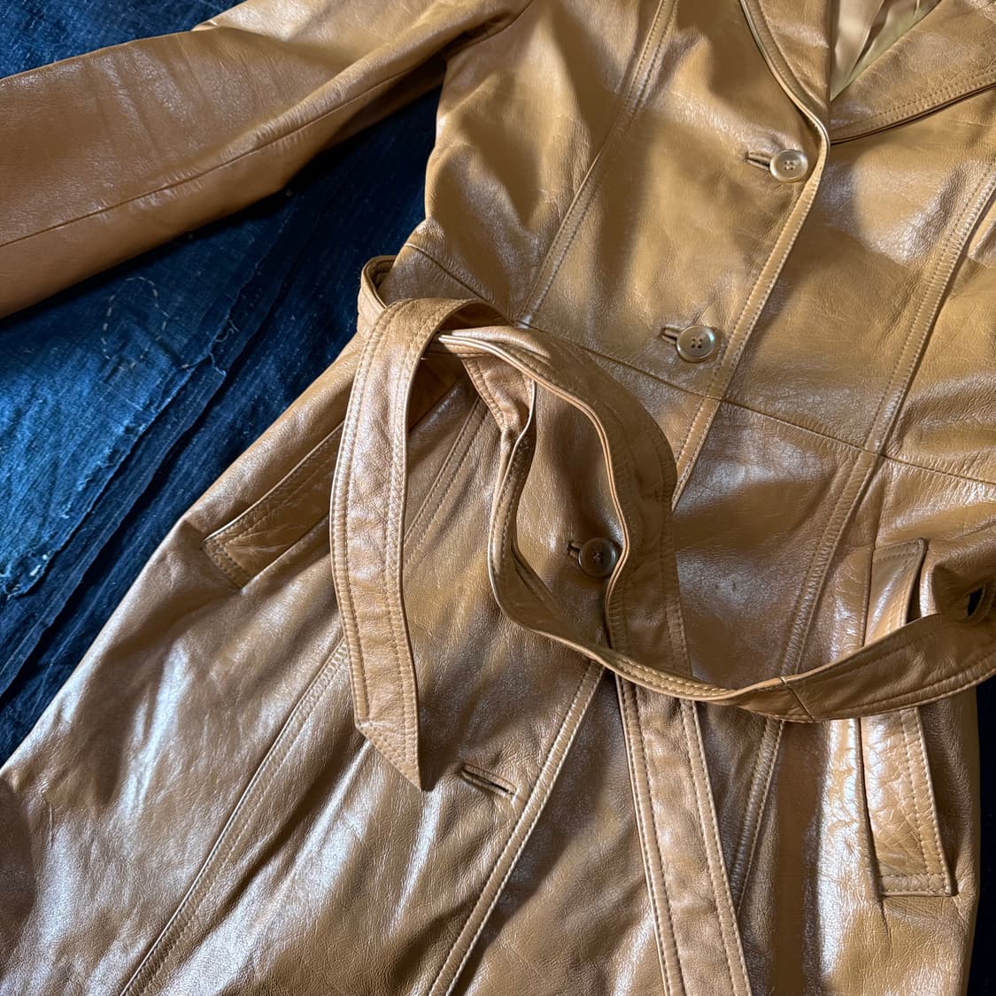 이모션 카우하이드 벨티드 싱글 코트 55-66 상품이미지3