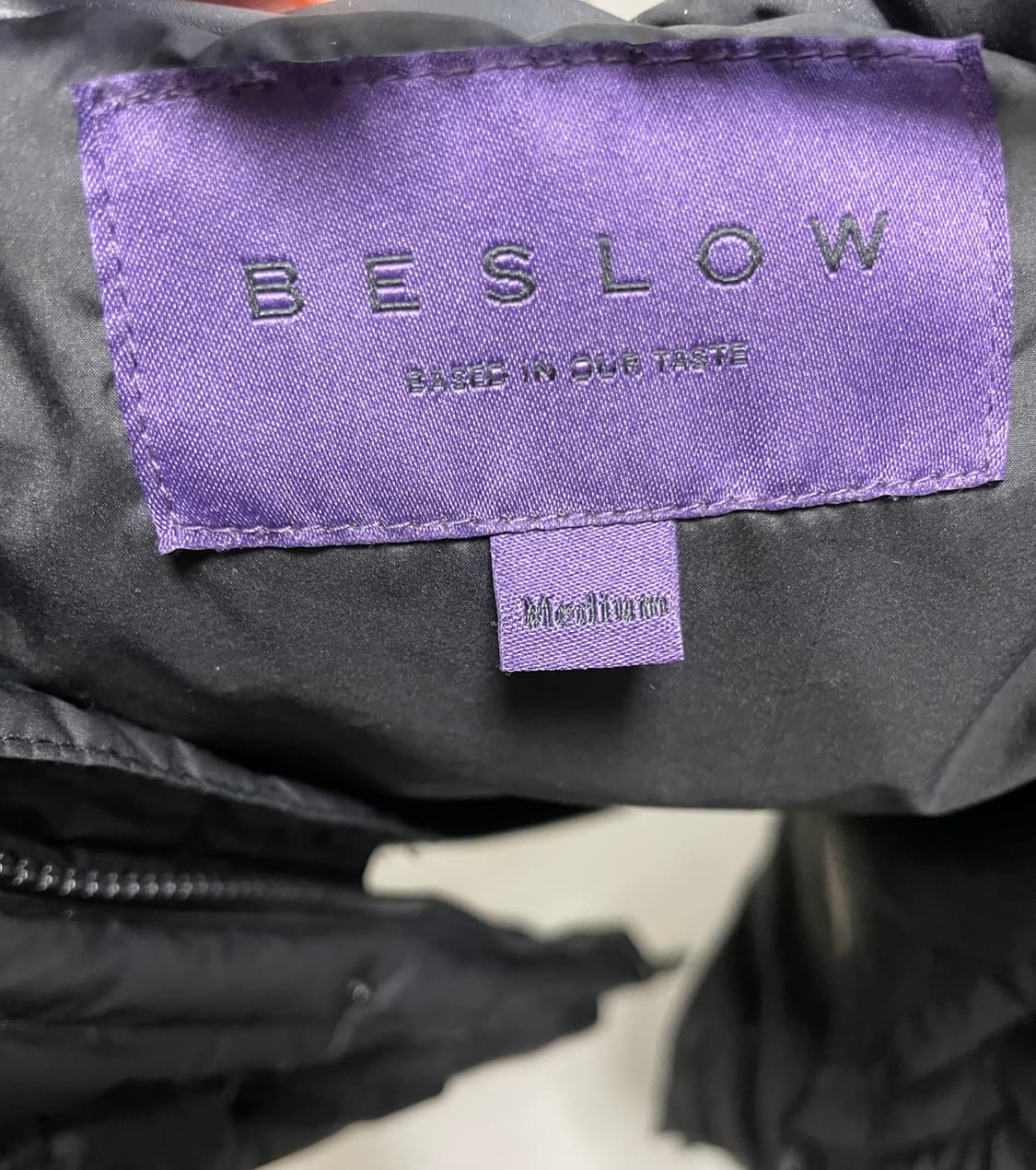 비슬로우 패딩 M사이즈 상품이미지2