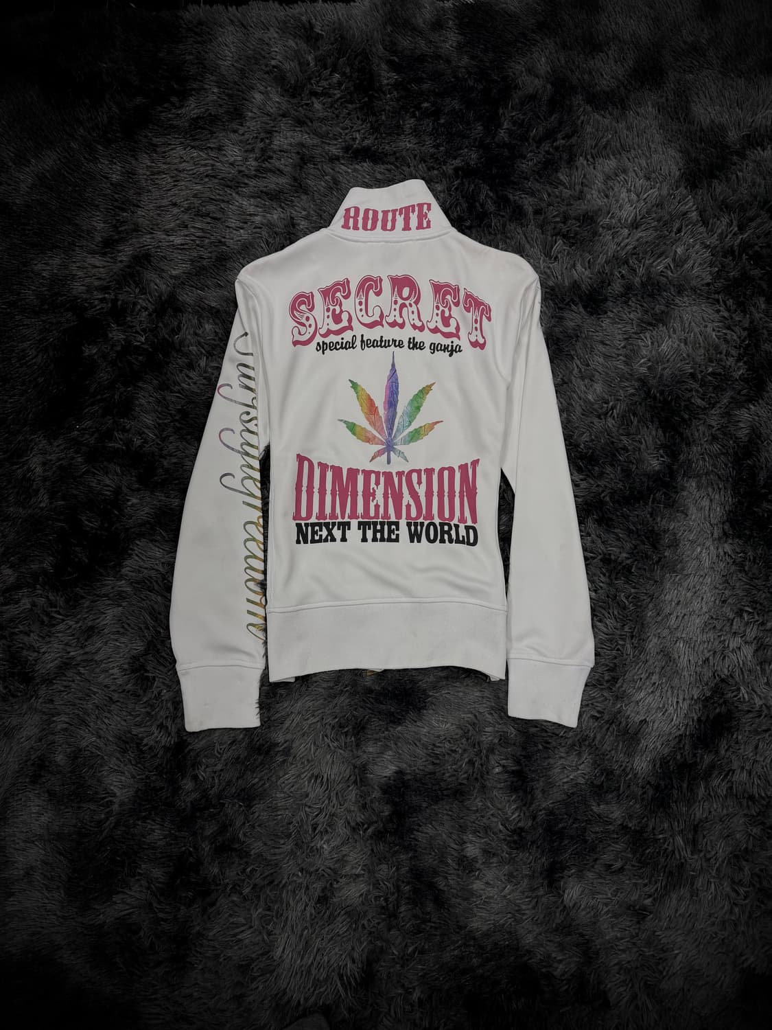 마리화나 그래픽 레터링 하이넥 트랙탑 상품이미지2