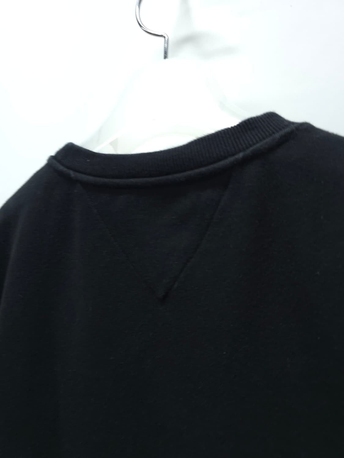 ​타미진스 클래식 로고 크루넥 맨투맨 블랙 (55) 상품이미지9