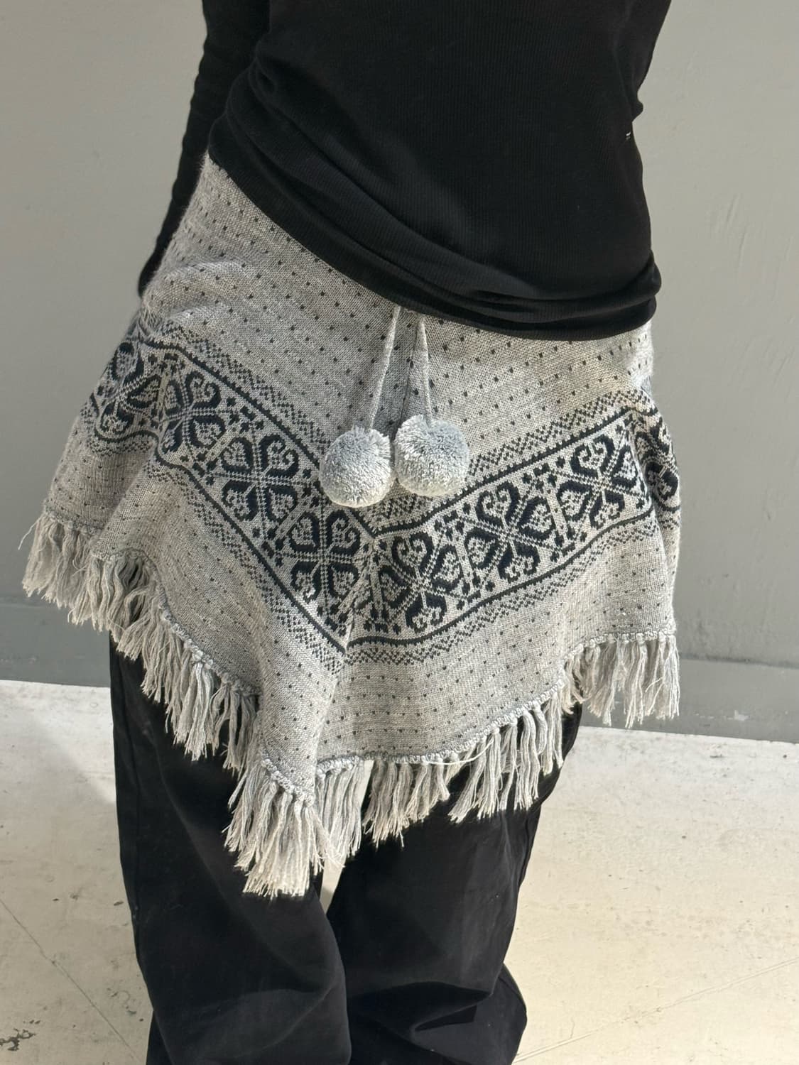 winter pattern tassel detail cape & sk 상품이미지3