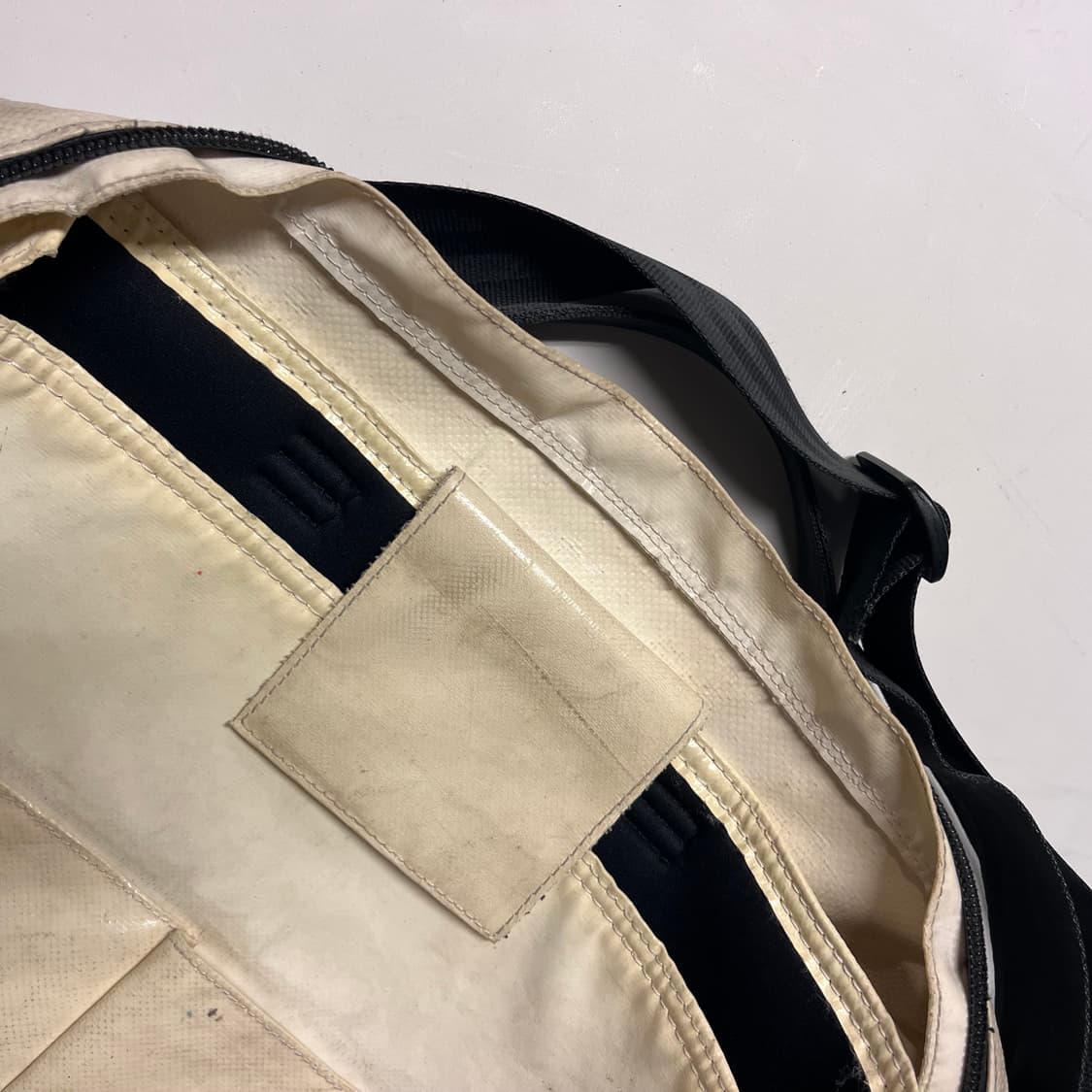 프라이탁 F77 BEN 2way 상품이미지5