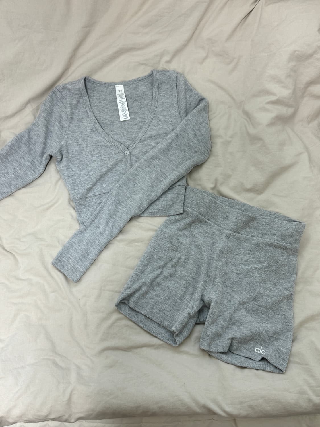 Alo Alolux 가디건 쇼츠 세트 상품이미지4