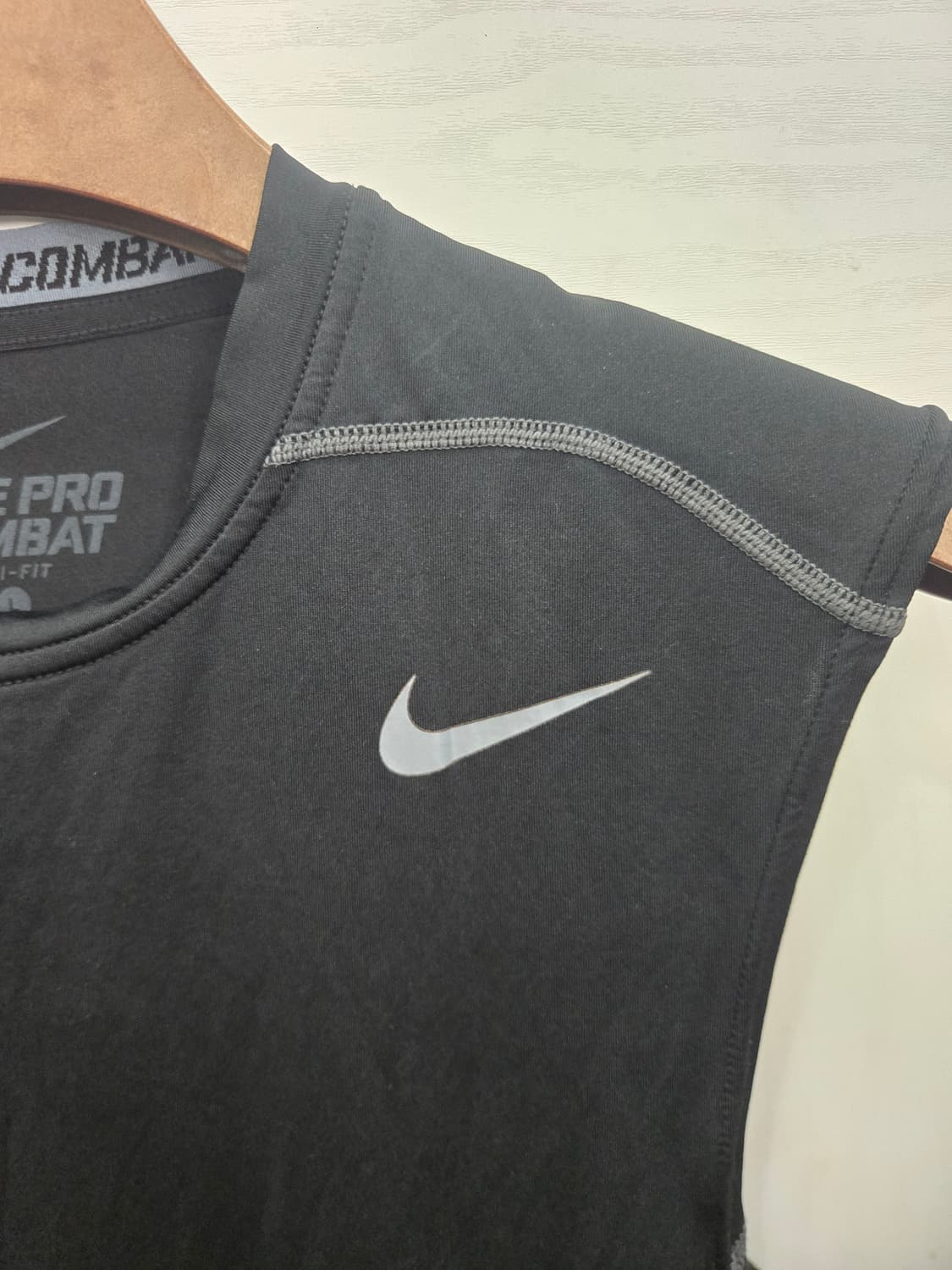 L,100 )) NIKE pro 나이키 프로컴뱃 나시티셔츠! 드라이핏~ 상품이미지3