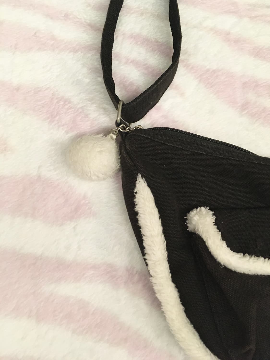 헤이세이 블랙 폼폼이 큐티 숄더백 갸루 핀터레스트 상품이미지3