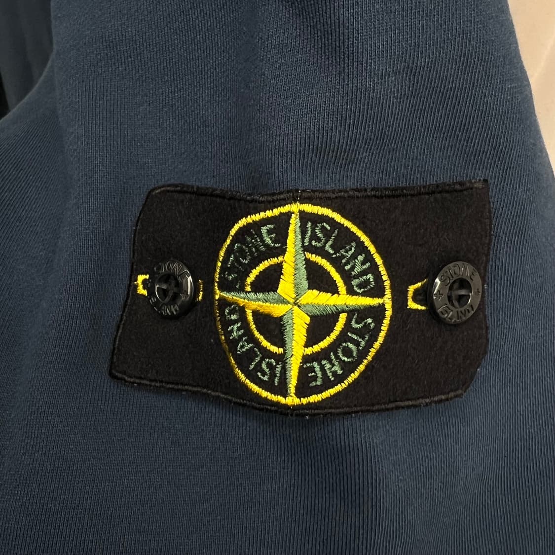 스톤아일랜드 맨투맨 네이비 (L) 상품이미지4