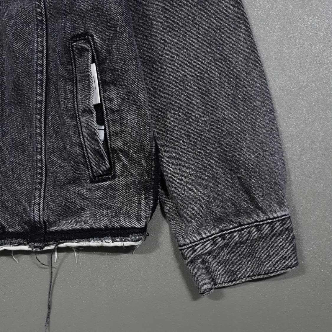 실측 L) 앤더슨벨 인사이드아웃 오버핏 데님 트러커 흑청 자켓 상품이미지3