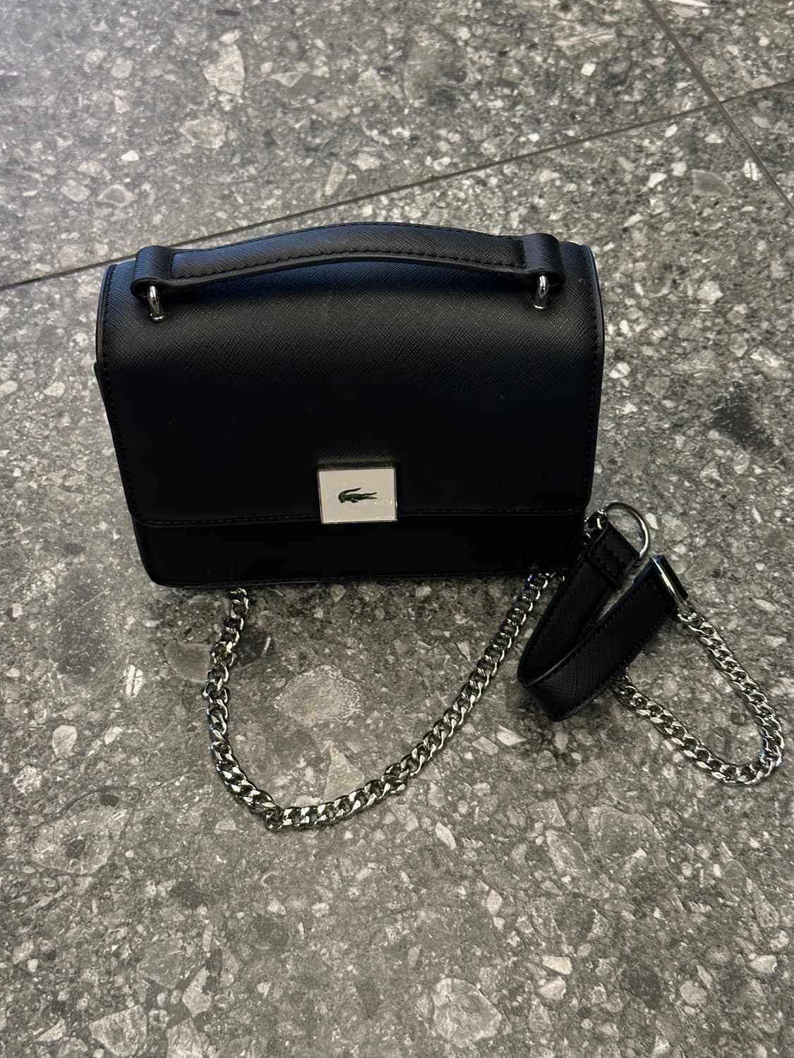 라코스테 미니 크로스백 처분  상품이미지1