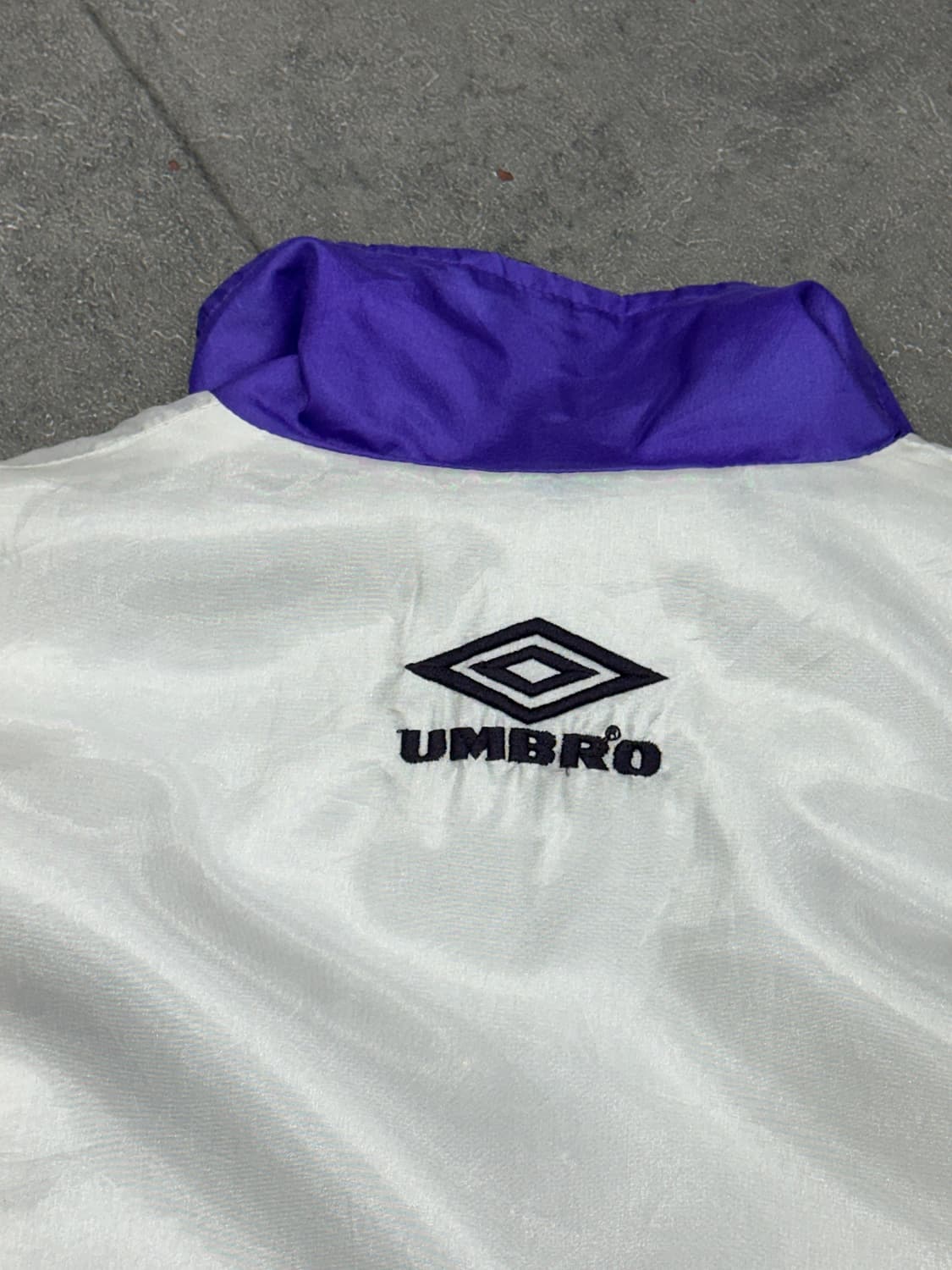 엄브로 올드스쿨 바람막이 상품이미지6