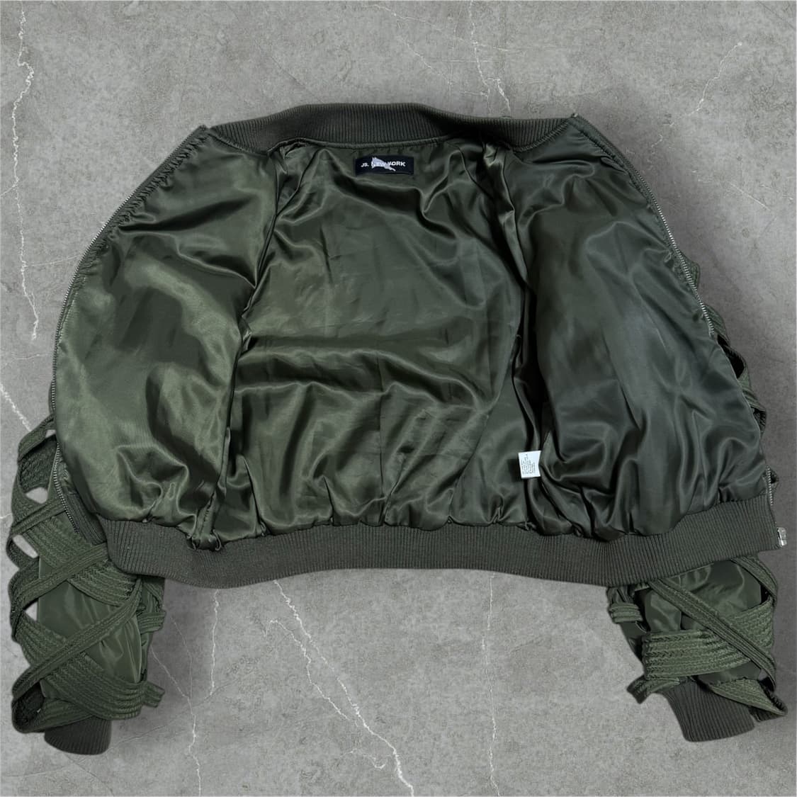 JS뉴욕 카키색 끈 장식 봄버 자켓 상품이미지3