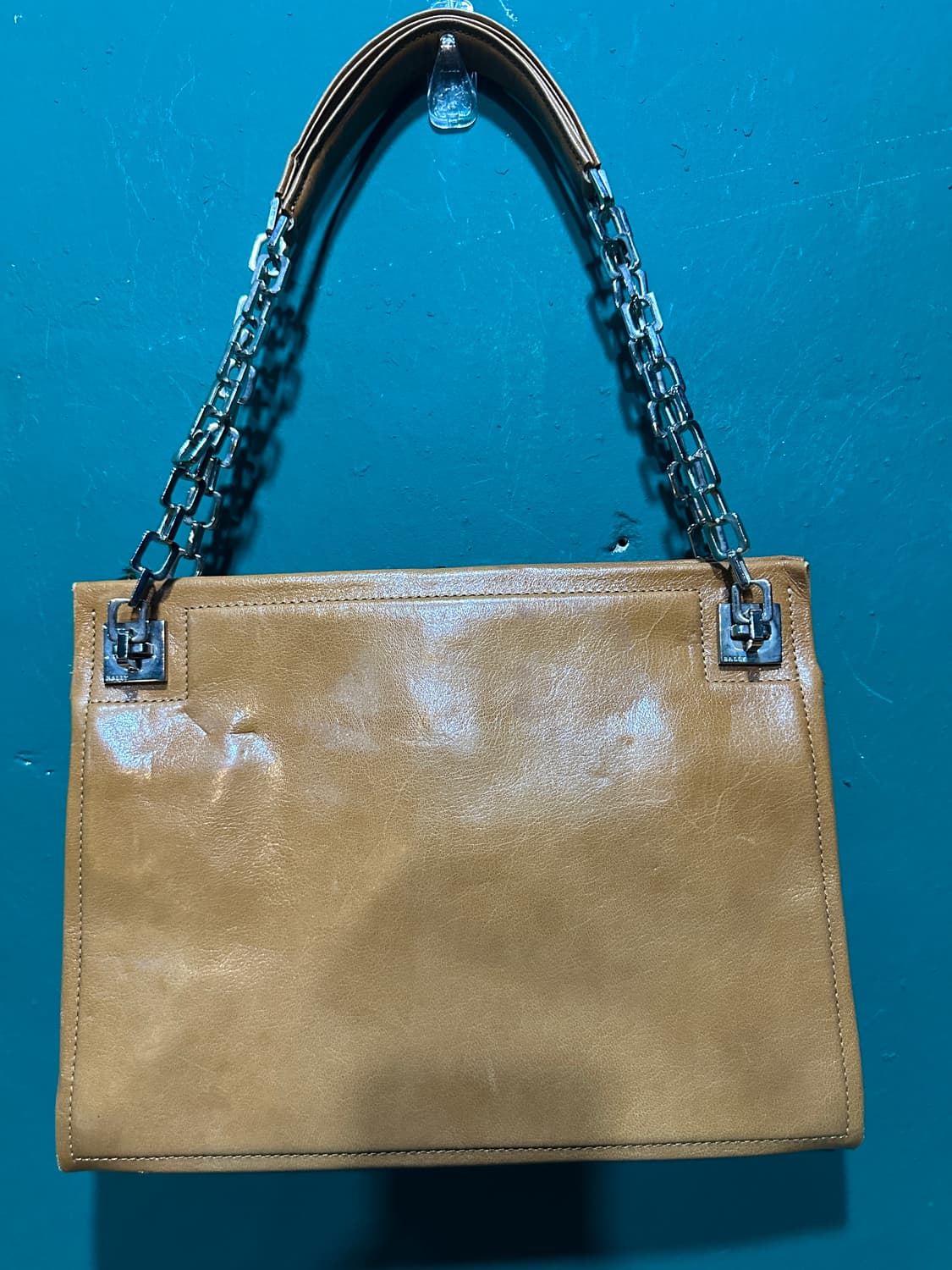 발리 레더 체인숄더백 카멜 상품이미지4