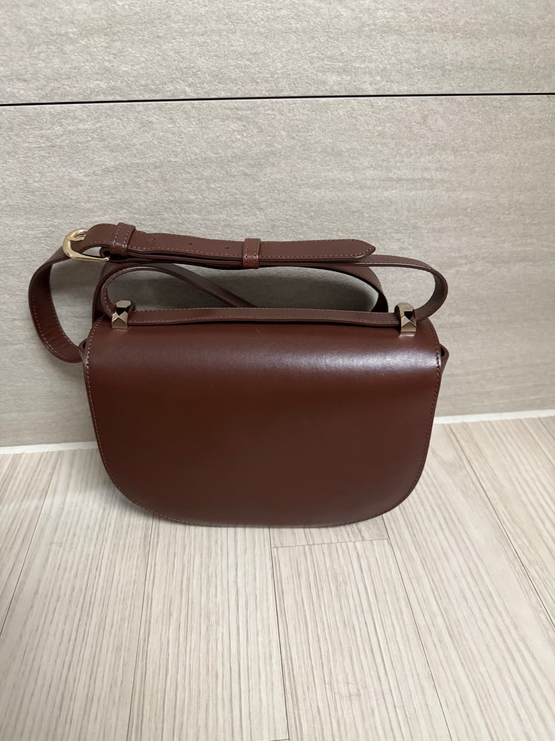 APC 아페쎄 제네바백 브라운 크로스백 상품이미지2