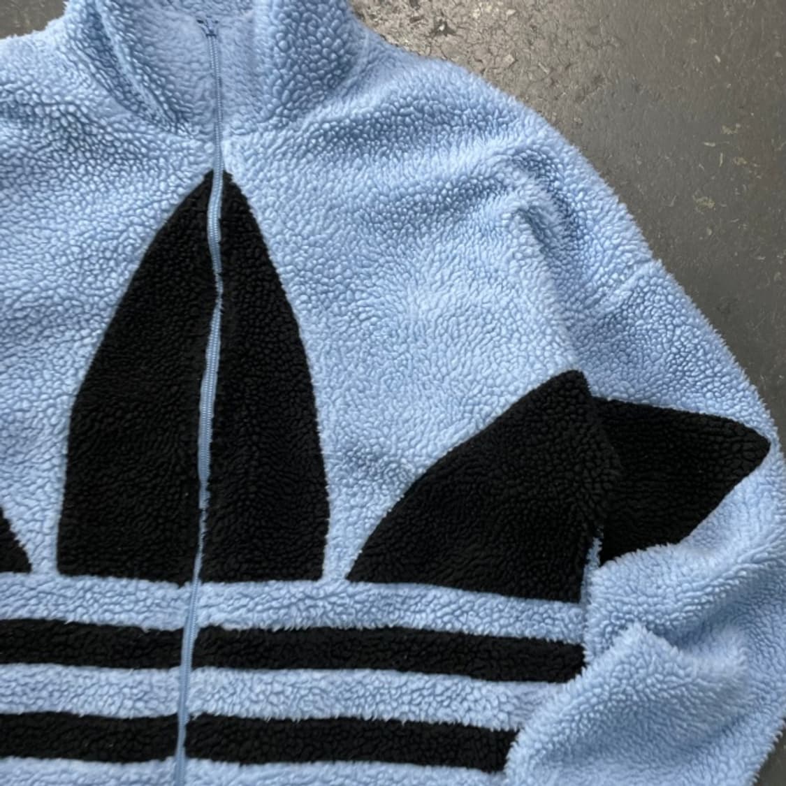 100 아디다스 빅로고 뽀글이 후리스 점퍼 상품이미지2