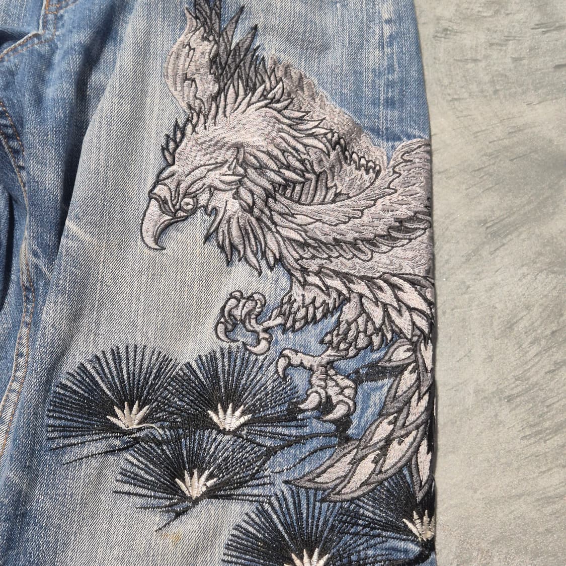 카라쿠리 타마시 오리엔탈 독수리 자수 데님 팬츠 상품이미지1