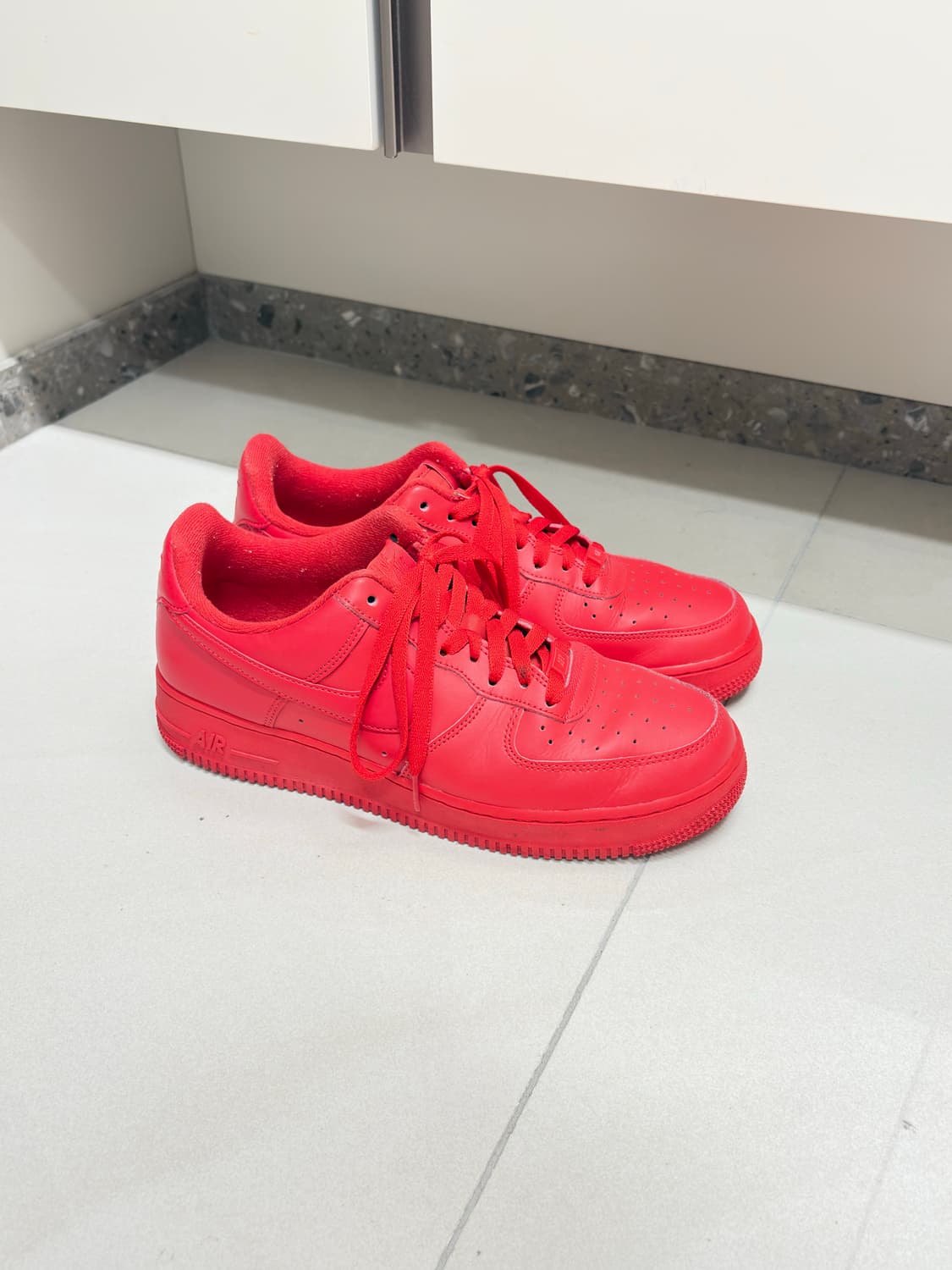 나이키 에어포스원 07 LV8 로우 트리플 레드 [280] 상품이미지3