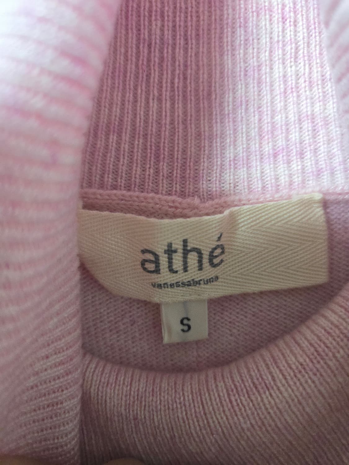 아떼 바네사브르노 캐시미어 100 핑크 터틀넥 66 상품이미지3