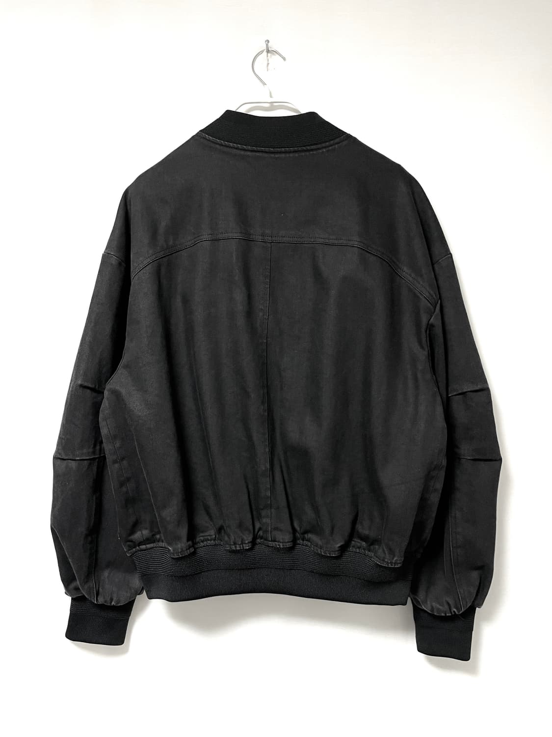메종미네드 남성 크롭 오버핏 코팅 데님 ma-1 봄버 자켓 _ 워싱블랙 상품이미지6