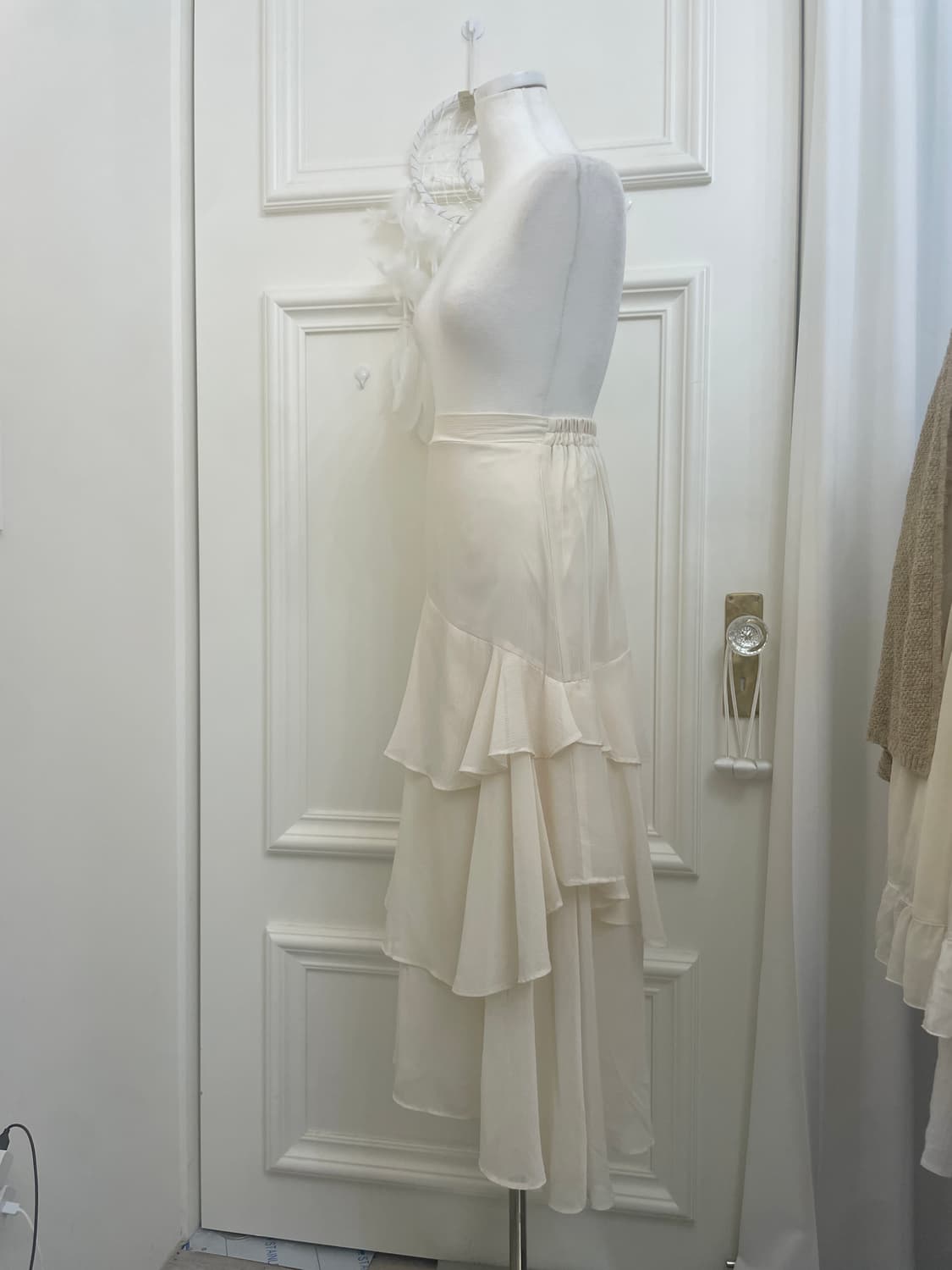 ivory layered back banding long skirt 상품이미지2