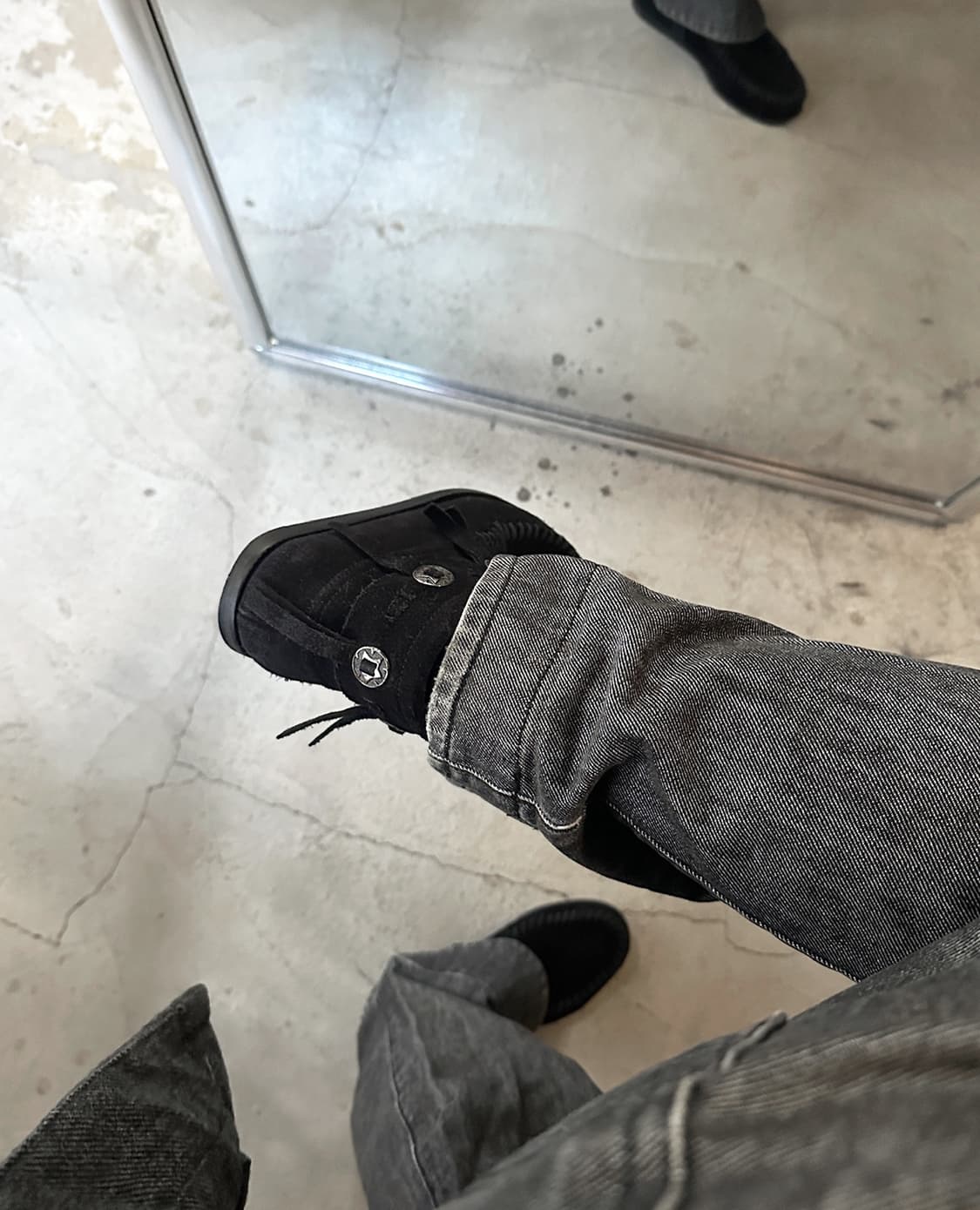 SAINT LAURENT suede tassel boots 상품이미지5