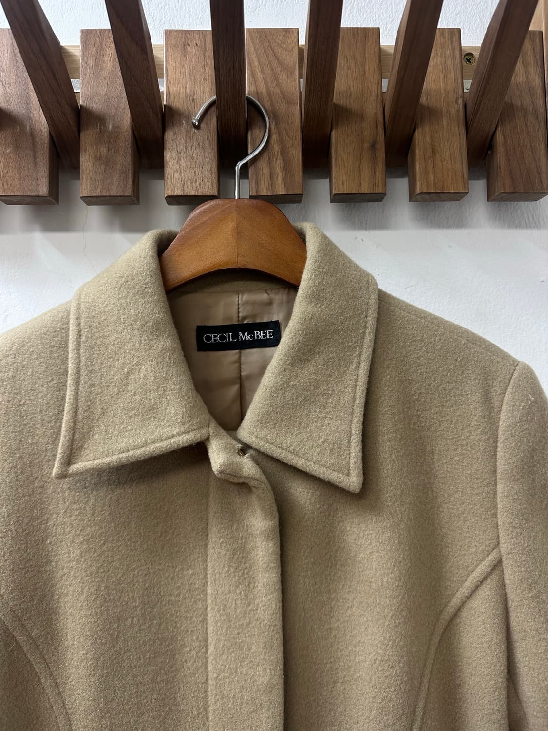 CECIL McBEE 세실맥비 울 블렌드 베이지 히든버튼 하프 코트 상품이미지2