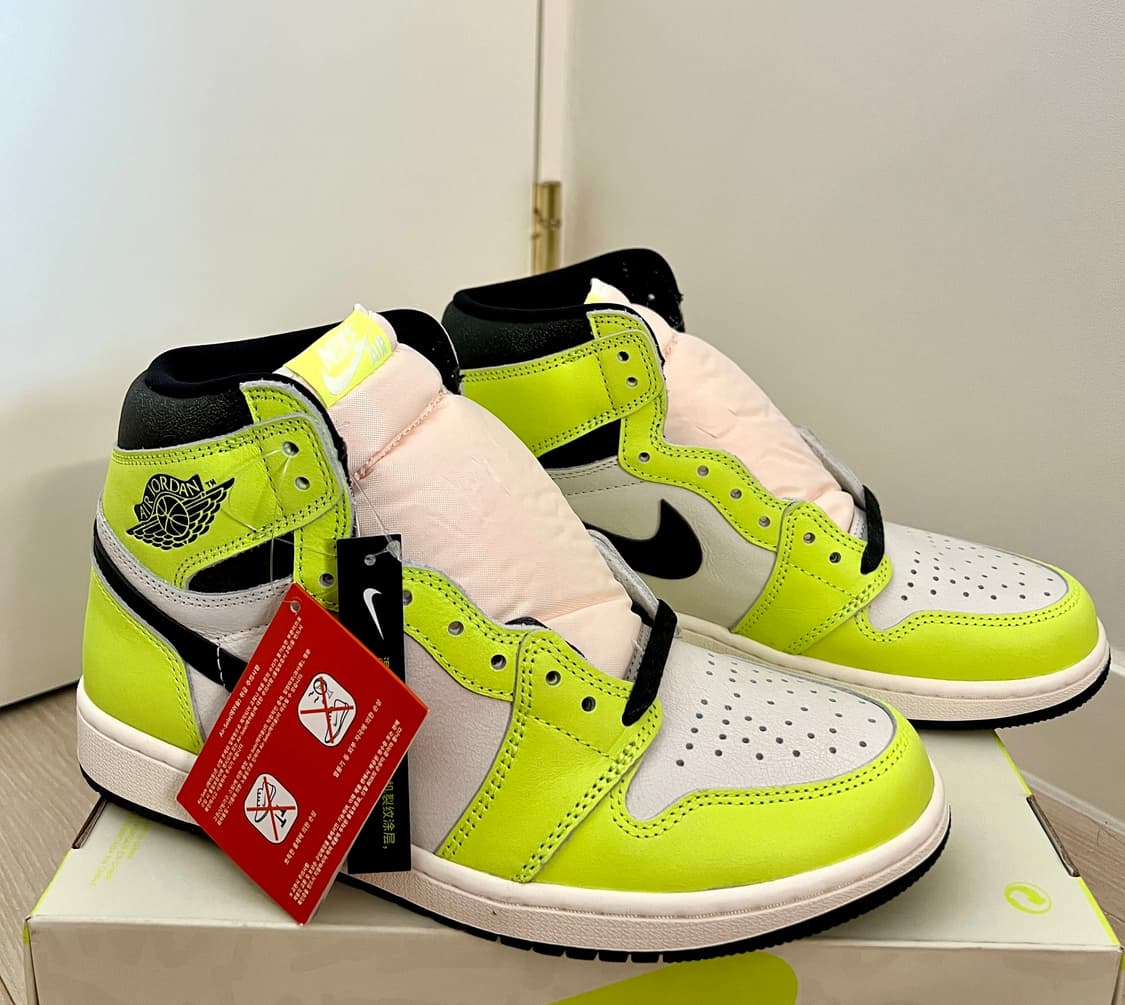(270/US9)(새제품)나이키 스니커즈 운동화 에어 조던 1 하이 볼트 상품이미지3