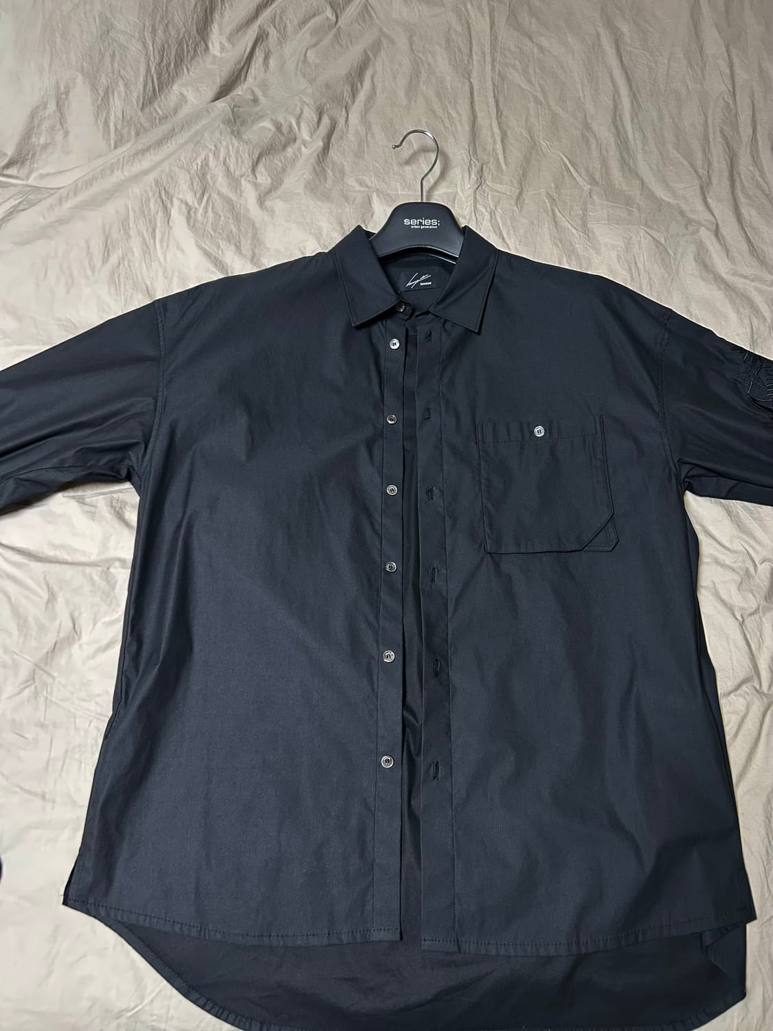 송지오옴므 블랙 자수 셔츠 105 상품이미지1